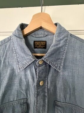 Jean Shop Men's Light Wash Denim Button-Down Shirt